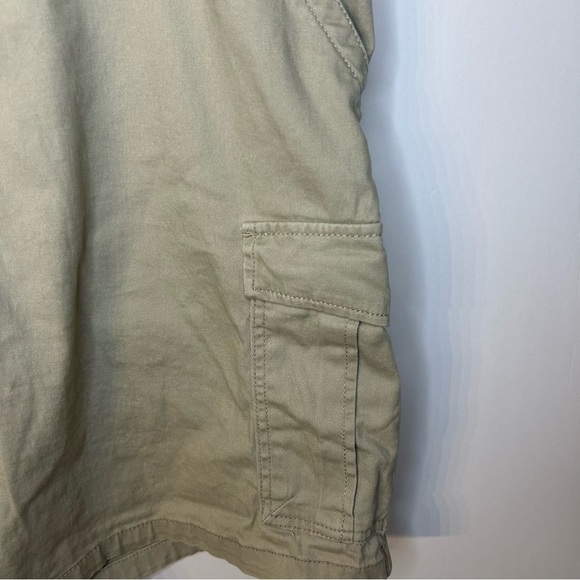 Bundle of 2 Pairs of Men’s George Cargo Shorts in Gray and Khaki, Size 40 - Picture 3 of 15